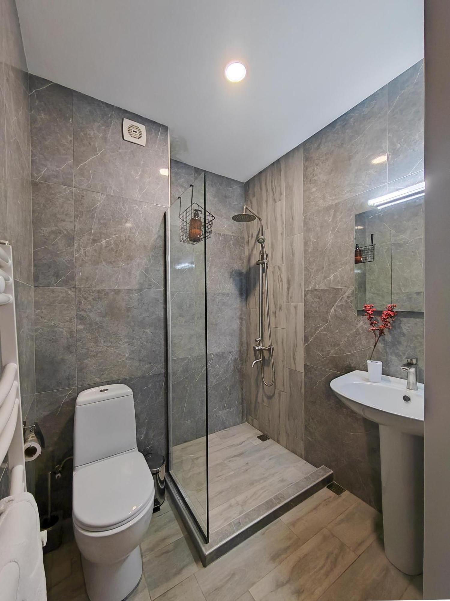 Round Garden Hotel Tiflis Exterior foto