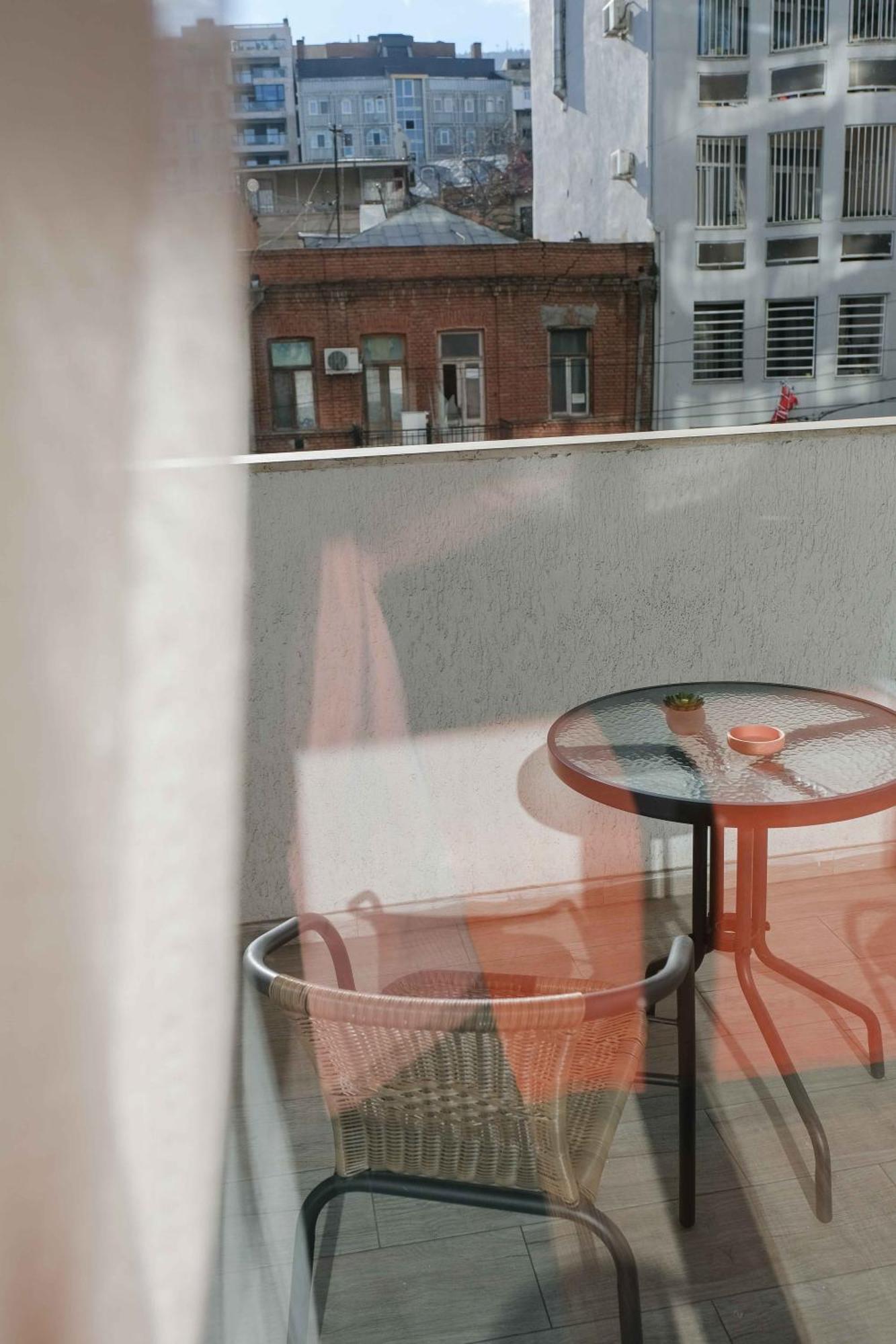 Round Garden Hotel Tiflis Exterior foto